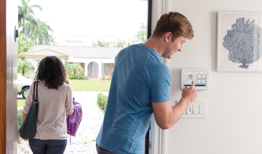 Reasons to get a monitored alarm system in Virginia Beach